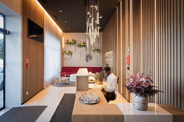 Hotel Canada Main image