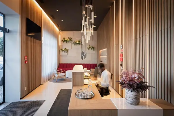 Hotel Canada Main image